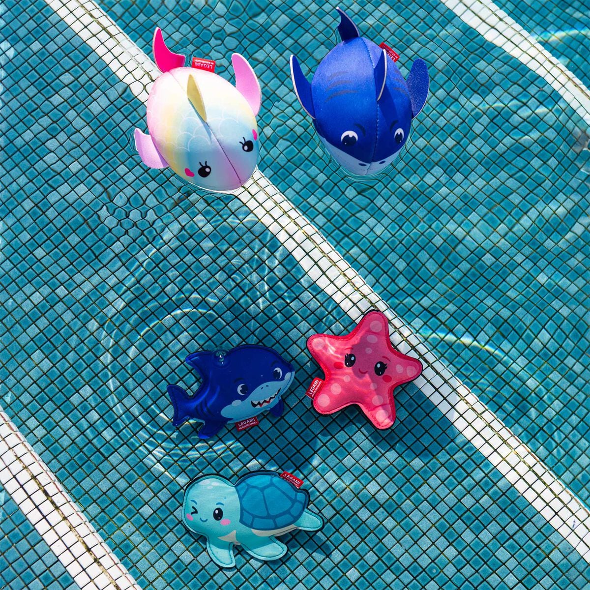 Set of three diving toys